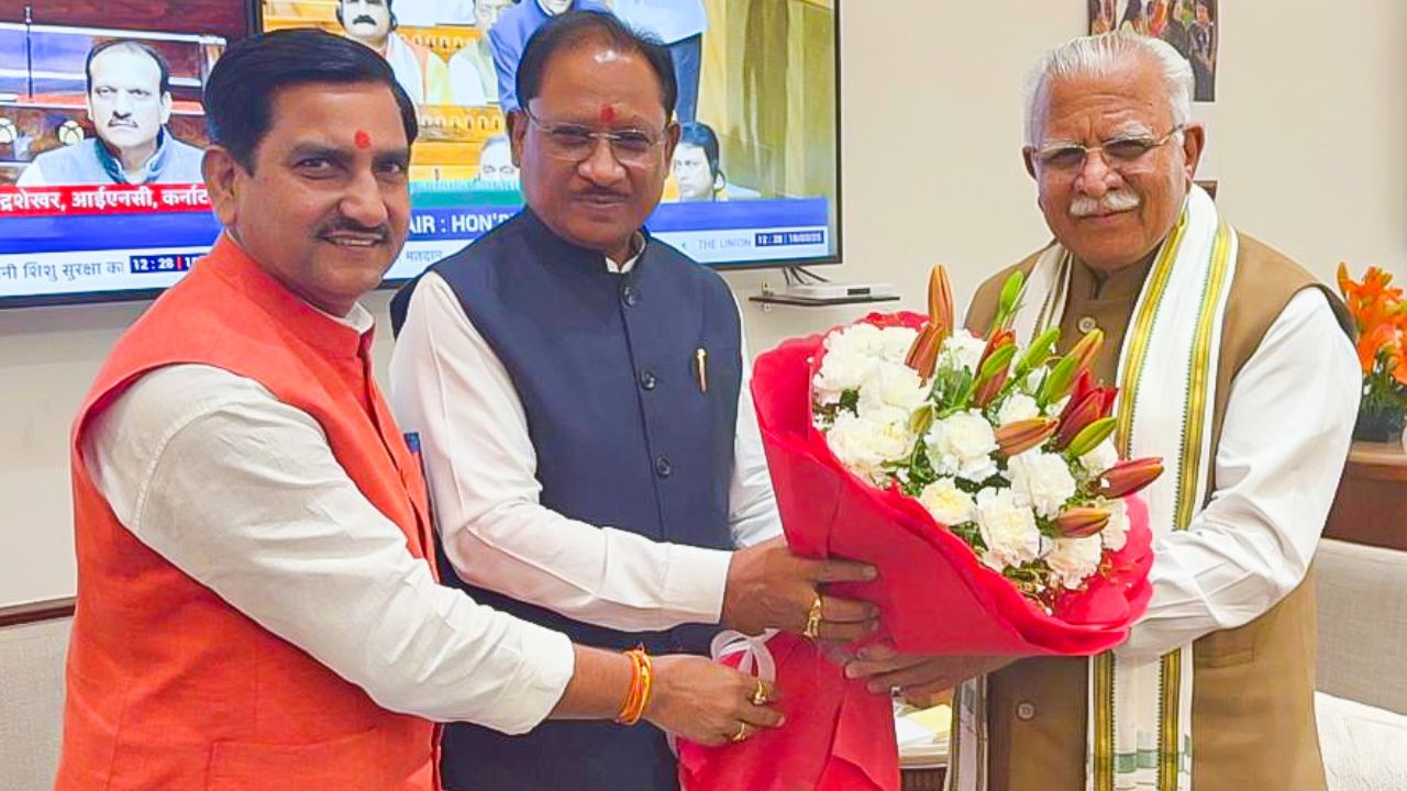 CG News: CM साय ने केंद्रीय मंत्री मनोहर लाल खट्टर से की मुलाकात, शहरी विकास और ऊर्जा मुद्दों पर हुई चर्चा...
