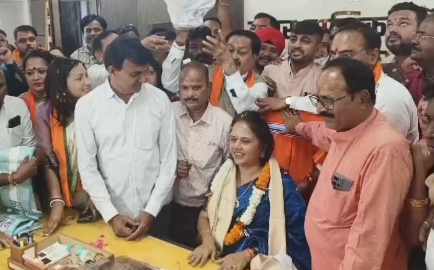 Raipur News : रायपुर में नई महापौर मीनल चौबे ने संभाला पदभार...