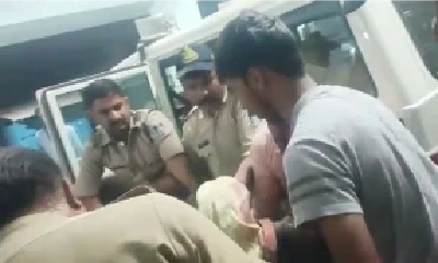 Mauganj Police attacked