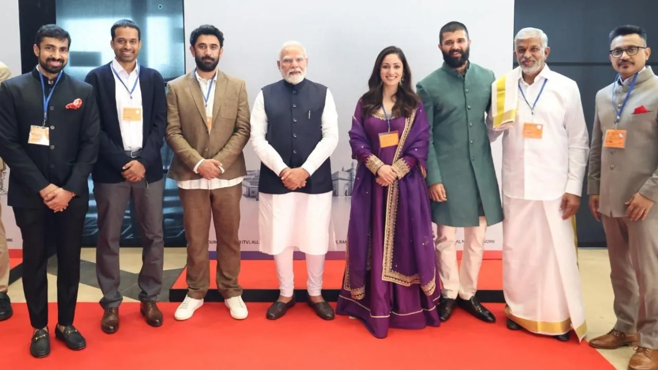 PM मोदी से इन सितारों ने की मुलाकात, भारत की प्रगति पर हुई चर्चा...