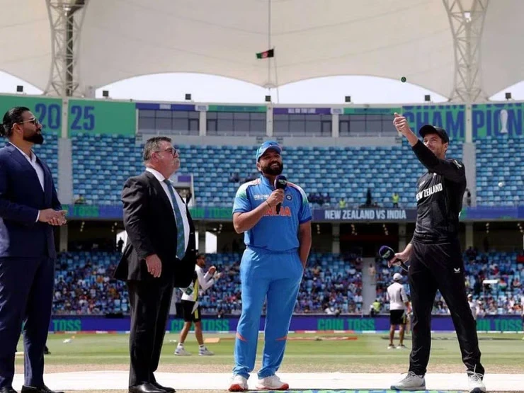 CT 2025 IND vs NZ: भारत के खिलाफ न्यूजीलैंड ने जीता टॉस, पहले बल्लेबाजी करने उतरेंगी भारतीय टीम...
