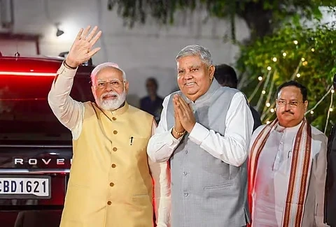 एम्स पहुंचे PM मोदी, उपराष्ट्रपति जगदीप धनखड़ का जाना हालचाल...