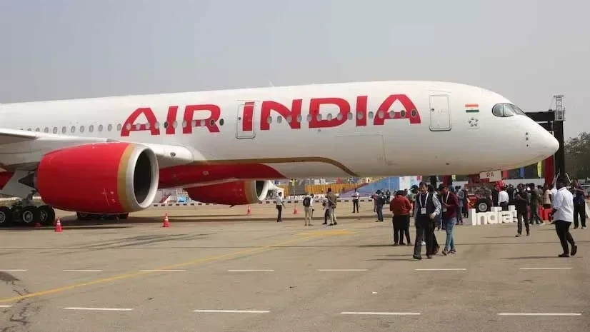 UP News: एयर इंडिया फ्लाइट में यात्री की रहस्यमयी मौत, पोस्टमार्टम से खुलेगा राज...