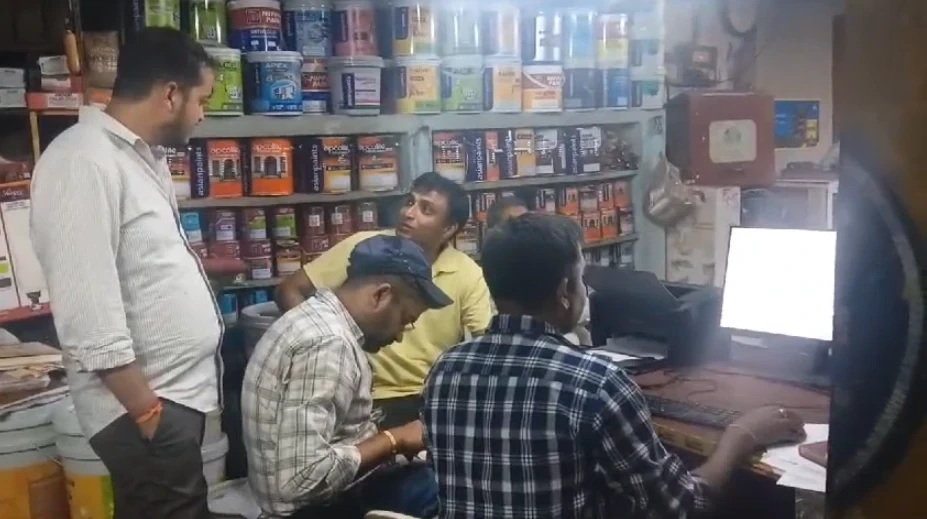 CG Breaking : हार्डवेयर दुकान में जीएसटी का छापा, टैक्स चोरी की आशंका...