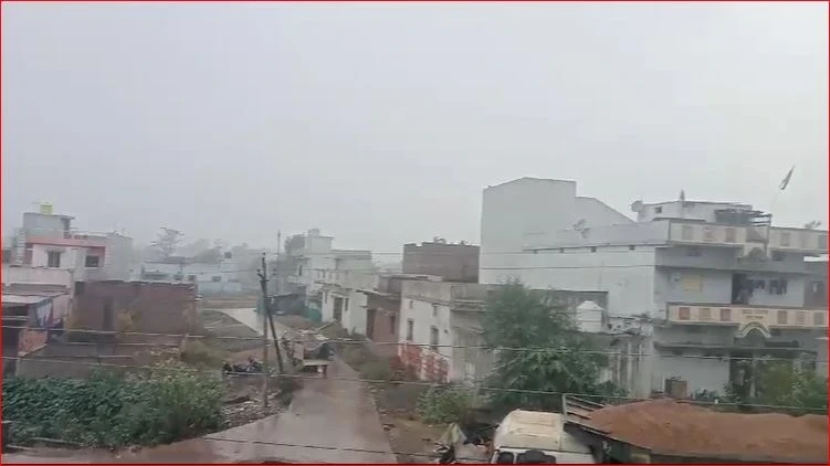 CG Weather News : छत्तीसगढ़ में बदला मौसम का मिजाज, बारिश, बिजली और तापमान में बढ़ोतरी की संभावना...