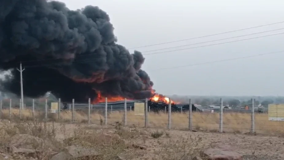 MP News: सिंचाई योजना के प्लांट में भीषण लगी आग, लाखों का नुकसान...