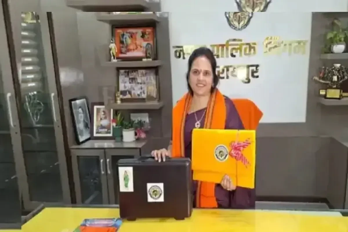 Raipur Municipal Budget : महापौर मीनल चौबे ने पेश किया बजट, रायपुर के विकास के लिए 1529 करोड़ की सौगात...