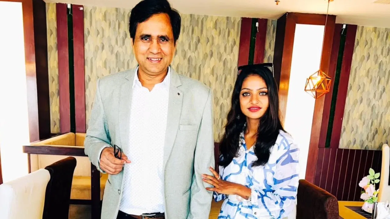 Sanoj Mishra Arrest : महाकुंभ में मोनालिसा को फिल्म का ऑफर देने वाले डायरेक्टर सनोज मिश्रा रेप केस में गिरफ्तार...