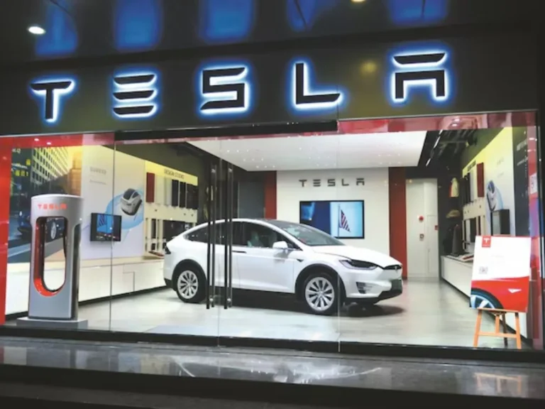 Tesla in India : टेस्ला भारत में एंट्री के लिए तैयार, मुंबई में खुलने जा रहा पहला शोरूम...