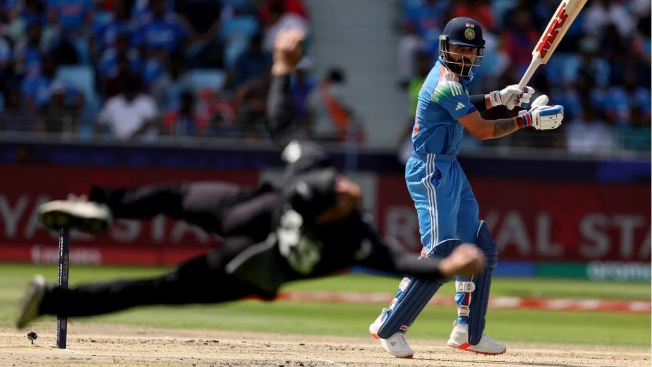 CT 2025 IND vs NZ: ग्लेन फिलिप्स का हैरतअंगेज कैच, विराट कोहली रह गए हक्के बक्के, देखें VIDEO...