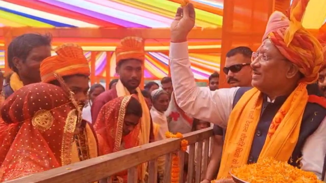 CG News: CM साय ने किया मेगा हेल्थ शिविर और कन्या विवाह योजना कार्यक्रम का शुभारंभ...