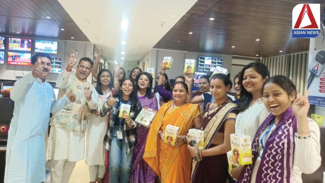 अंतरराष्ट्रीय महिला दिवस पर एशियन न्यूज और न्यूजप्लस 21 में महिला कर्मचारियों का हुआ सम्मान, चेयरमैन सुबोध सिंघानिया बोले – 'नारी शक्ति समाज की सबसे बड़ी ताकत'