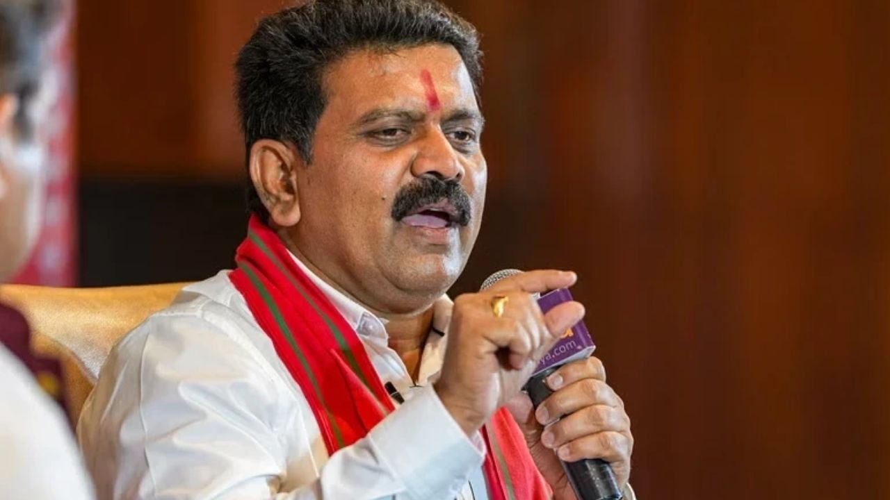 CG News:नक्सलियों की शांति वार्ता पर गृहमंत्री विजय शर्मा बोले- नक्सली बंद करें आम लोगों की हत्या करना, जमीन में दफ्न IED भी हटा लें..