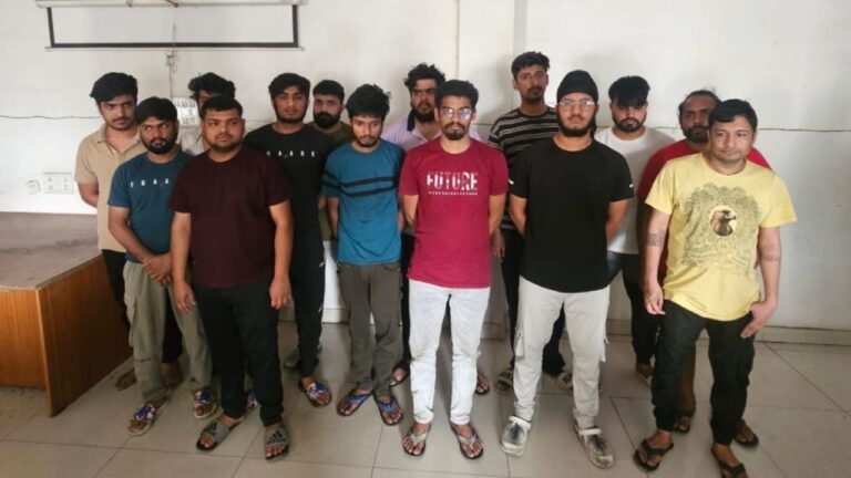 CG News: IPL 2025 में ऑनलाइन सट्टेबाजी का भंडाफोड़, महादेव एप से जुड़े 14 सटोरिये गिरफ्तार, करोड़ों की लेन-देन का खुलासा