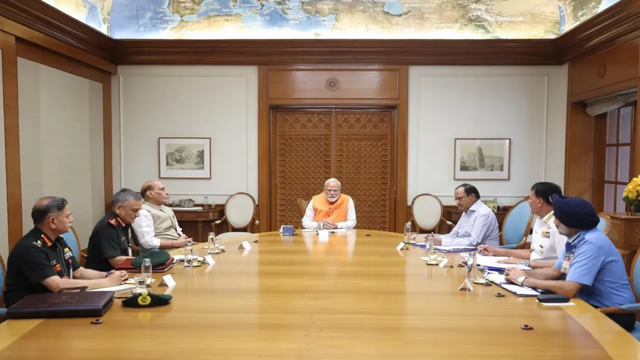 Pahalgam Attack: 'आतंकिस्तान' के अंत की शुरुआत, PM मोदी से मिलने पहुंचे राजनाथ, जयशंकर और डोभाल...