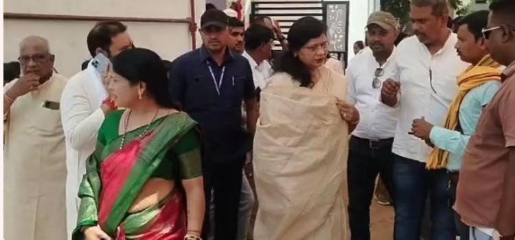 Rape-murder case of a girl in Durg Congress investigation committee reached the victim's house, SIT is investigating case