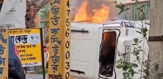 Violence in Murshidabad during protest against Waqf law, vehicles set on fire