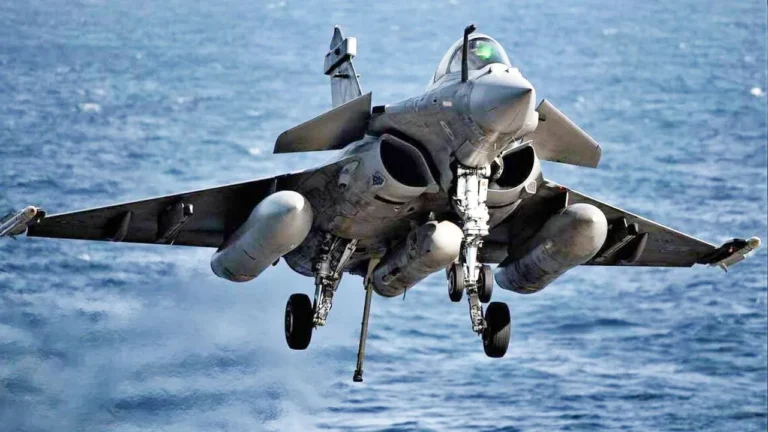 Rafale-M : राफेल-एम के साथ भारतीय नौसेना की ताकत में होगा इज़ाफा, जानिए इसके एडवांस फीचर्स...