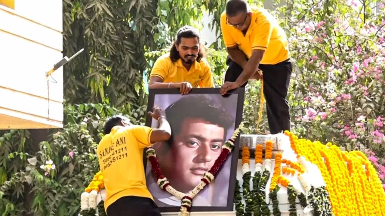 manoj kumar