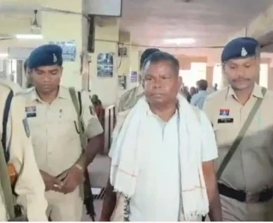 CG Liquor Scam: पूर्व आबकारी मंत्री कवासी लखमा को 5 दिनों की EOW रिमांड में भेजा गया...