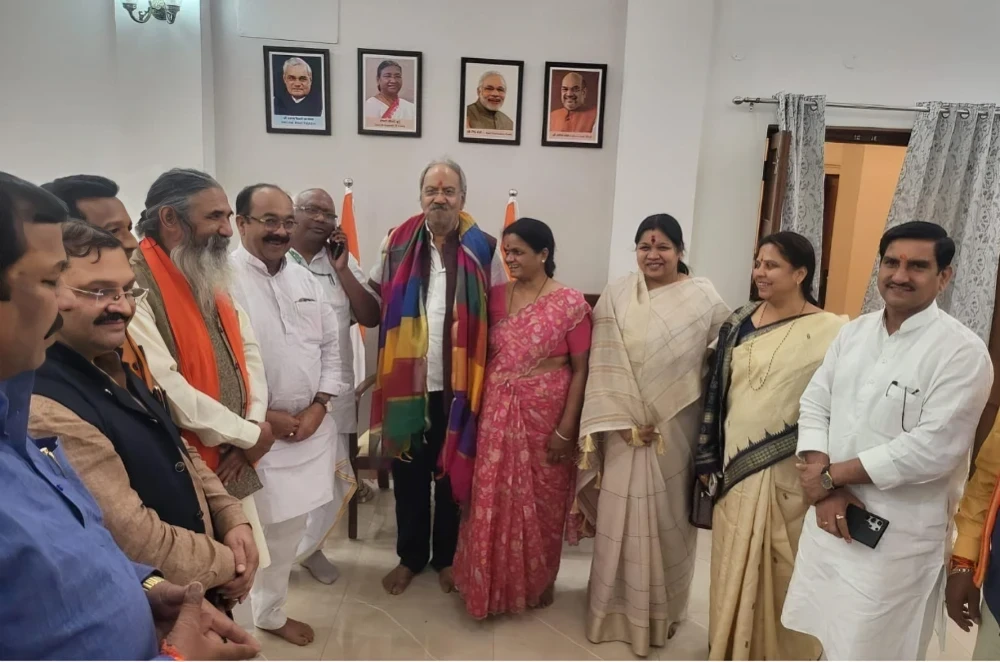 Raipur News: सांसद बृजमोहन अग्रवाल ने दिल्ली में किया गृह प्रवेश, नेताओं ने दी शुभकामनाएं...