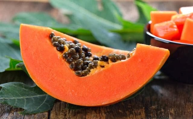 Health Tips: पपीता खाने के फायदे और नुकसान, जानिए...