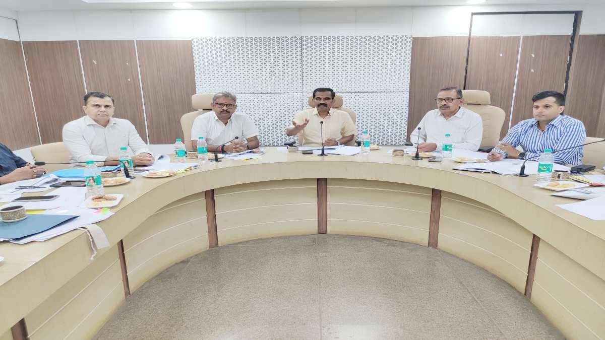 CG News High level meeting to implement HSRP plate, target to complete it in 3 months