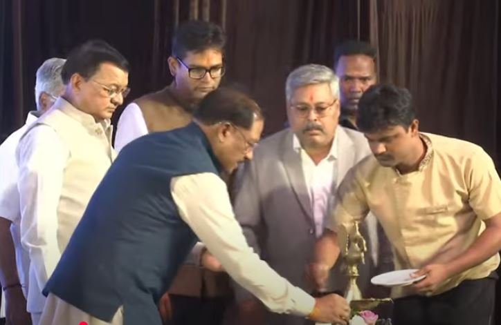 CM Vishnudev Sai performed Bhoomi Pujan of AI Data Center Park, said. There is huge potential for data center in Chhattisgarh