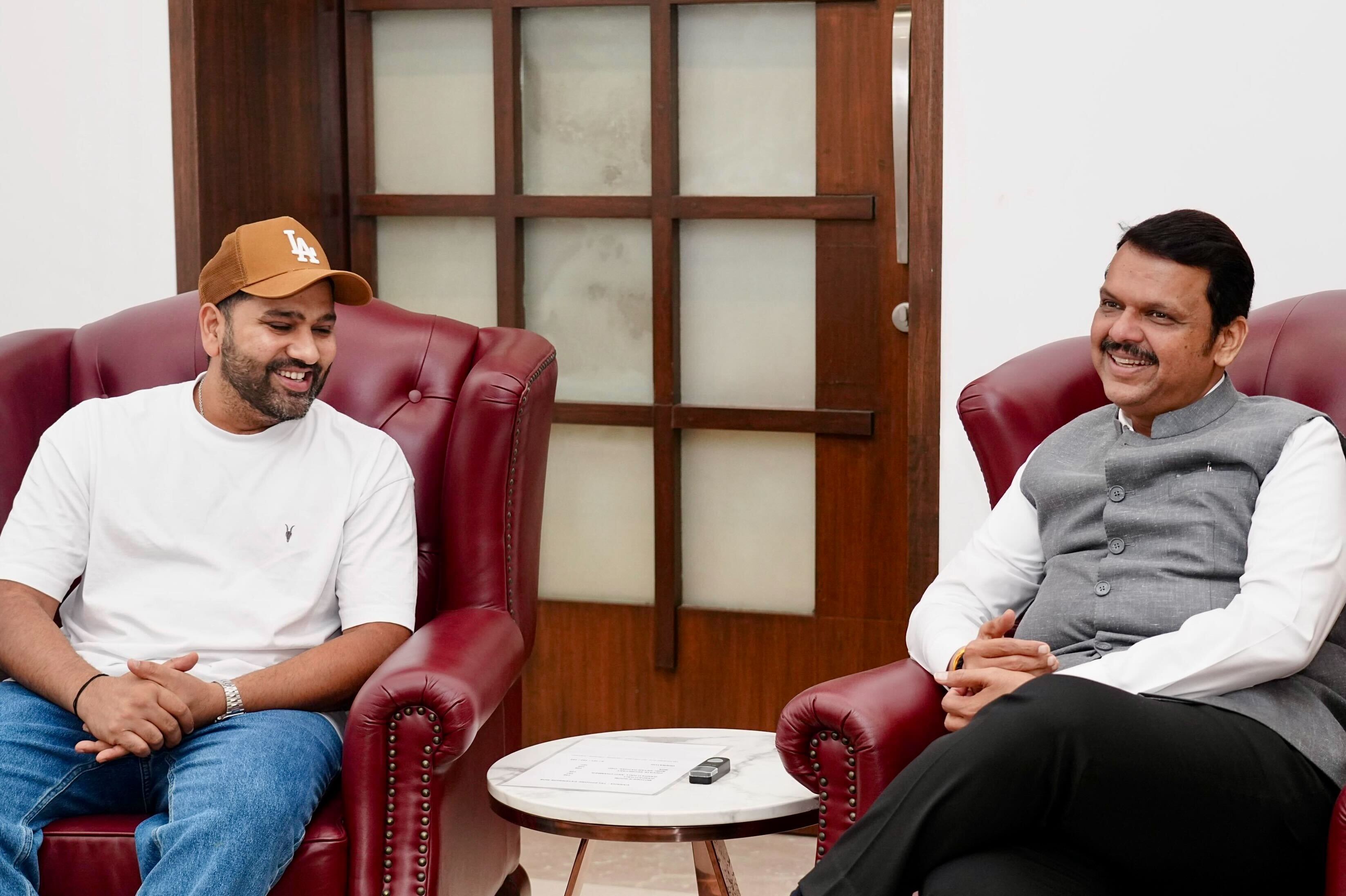 Rohit Sharma: रोहित शर्मा ने महाराष्ट्र के CM से की मुलाकात, क्या क्रिकेट के बाद राजनीति में कदम रखेंगे हिटमैन...