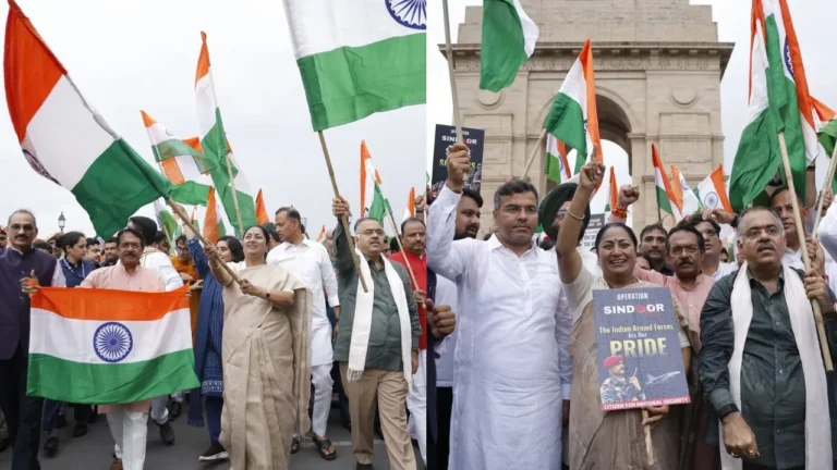 Tiranga Shaurya Yaatra: दिल्ली में निकली ‘तिरंगा शौर्य यात्रा’, ऑपरेशन सिंदूर की सफलता का राष्ट्र ने किया गौरवपूर्ण उत्सव