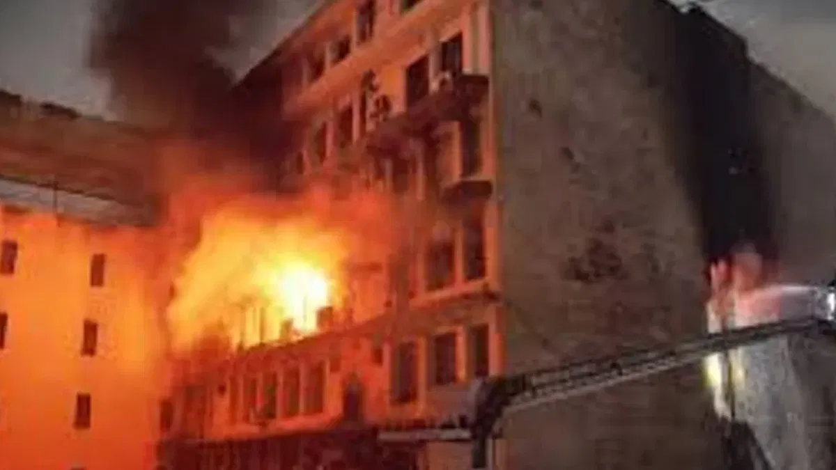 Massive Fire in Hyderabad: गुलजार हाउस के पास भीषण आग, 8 लोगों की मौत, कई घायल
