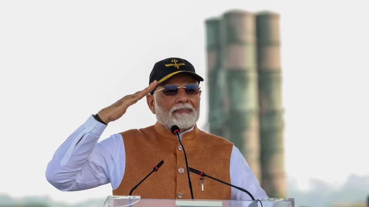 PM Modi : आदमपुर में PM मोदी ने कहा - हमारी मिसाइलें हमला करती हैं तो दुश्मनों को ‘भारत माता की जय’ सुनाई देती है