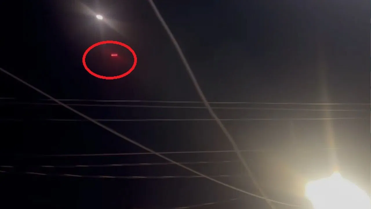 Jammu Blackout : जम्मू में जोरदार धमाकों से दहशत, एयर सायरन बजाए गए, पूरे शहर में ब्लैकआउट और हाई अलर्ट