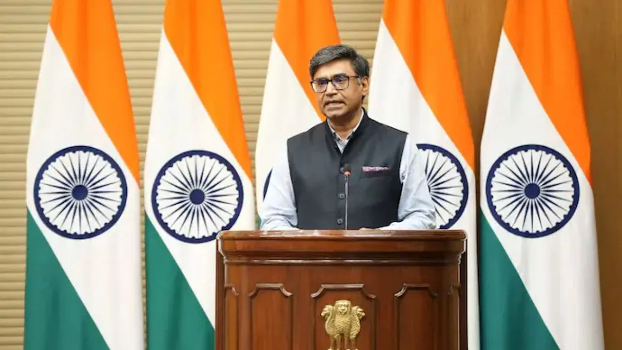 India and Pakistan agreed to Ceasefire : भारत-पाकिस्तान में थमा युद्ध का शोर, विदेश सचिव ने बताया कैसे बनी सीजफायर पर सहमति India and Pakistan agreed to Ceasefire : भारत-पाकिस्तान में थमा युद्ध का शोर, विदेश सचिव ने बताया कैसे बनी सीजफायर पर सहमति