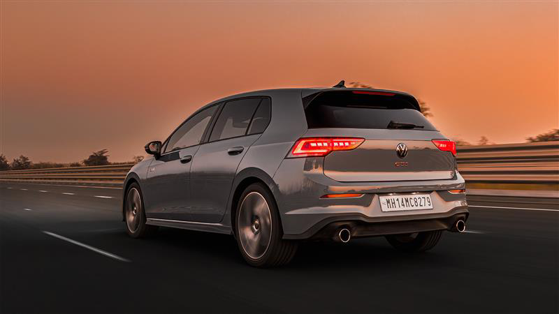 Volkswagen Golf GTI: भारत में दस्तक देगी Volkswagen Golf GTI, दमदार परफॉर्मेंस और लिमिटेड एडिशन का कॉम्बिनेशन... Volkswagen Golf GTI: भारत में दस्तक देगी Volkswagen Golf GTI, दमदार परफॉर्मेंस और लिमिटेड एडिशन का कॉम्बिनेशन...
