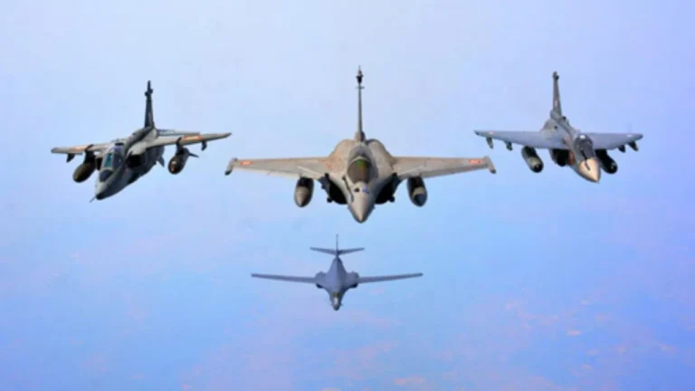 NOTAM issued on Pakistan border: मॉक ड्रिल के बीच भारत-पाक सीमा पर हवाई युद्धाभ्यास कल, राफेल-सुखोई की गड़गड़ाहट के बीच NOTAM जारी