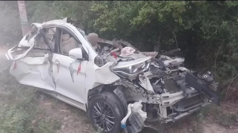 Big Accident : ट्रक ने कार को रौंदा, 5 की मौत, 8 घायल...