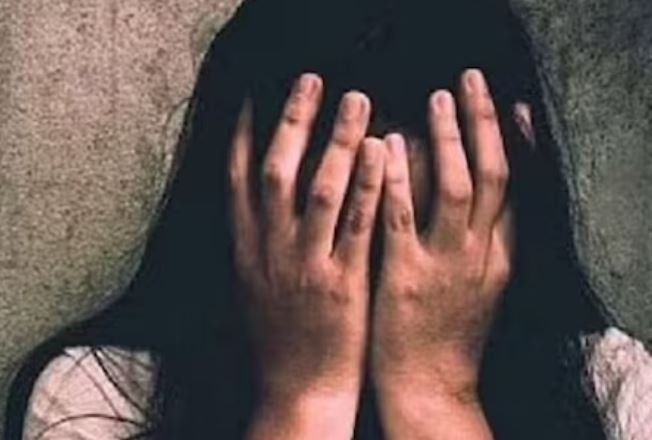 UP News Instagram friendship then rape in a closed shop, Aligarh video going viral on social media