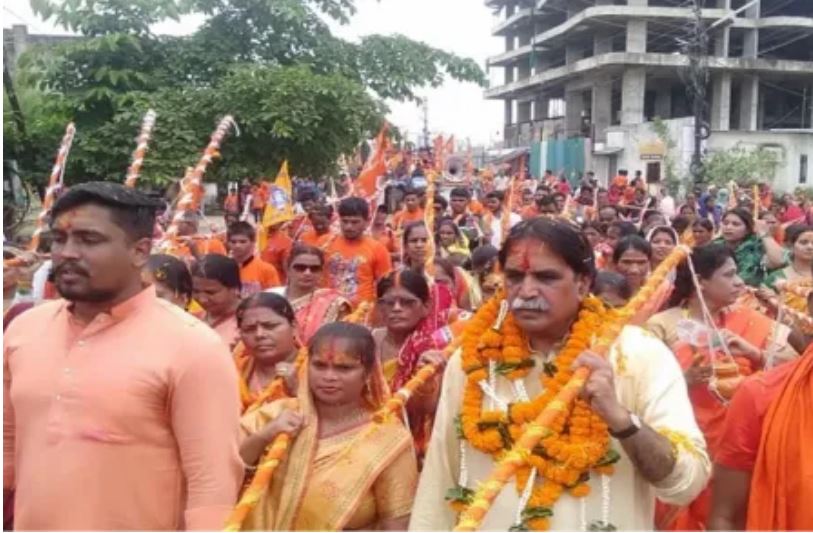Raipur City News: रायपुर पश्चिम से 3 अगस्त को निकलेगी भव्य कावड़ यात्रा, मुख्यमंत्री विष्णुदेव साय सहित प्रमुख नेता होंगे शामिल, मूणत ने बाबा हटकेश्वरनाथ को सौंपा आमंत्रण पत्र