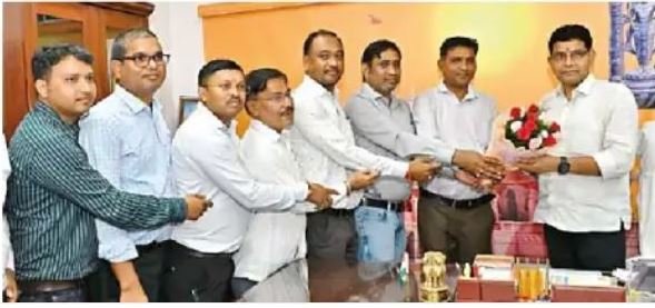 CG News: पटवारी दफ्तर के लिए 1100 मंजूर, राजस्व मंत्री से मुलाकात के बाद संघ का आंदोलन समाप्त