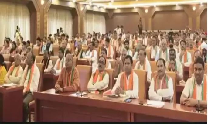 CG Politics: कुशाभाऊ ठाकरे परिसर में बीजेपी पदाधिकारियों की बैठक शुरु, संगठनात्मक कैसे चलाएं.. मिलेगी टिप्स