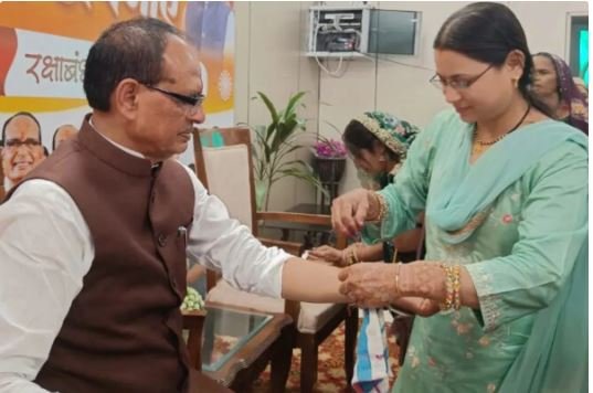 MP News Shivraj makes a big promise to sisters on Rakshabandhan, amount of Ladli Behna Yojana will be increased to Rs 3000