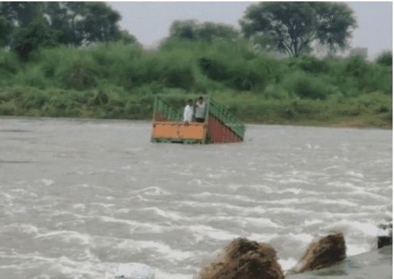 Rajasthan News Road washed away due to heavy rain in Sri Ganganagar, driver-cleaner swept away along with truck,