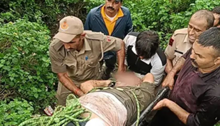 Rajasthan News: माउंटआबू में सेल्फी ले रहा पर्यटक खाई में गिरा, 5 जिलों में बारिश का अलर्ट, स्कूलों में छुट्टी