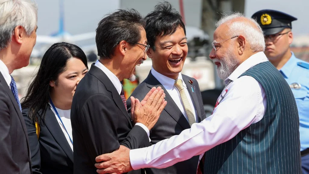 PM Modi Japan Visit: शिखर सम्मेलन के लिए जापान पहुंचे प्रधानमंत्री मोदी, टोक्यो के हानेडा एयरपोर्ट पर हुआ जबरदस्त स्वागत