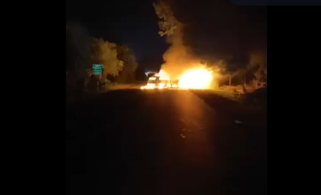 Road accident: बस्तर में तेज रफ्तार बोलेरो और एक कार में भीषण टक्कर, दो लोगों की जलकर मौत
