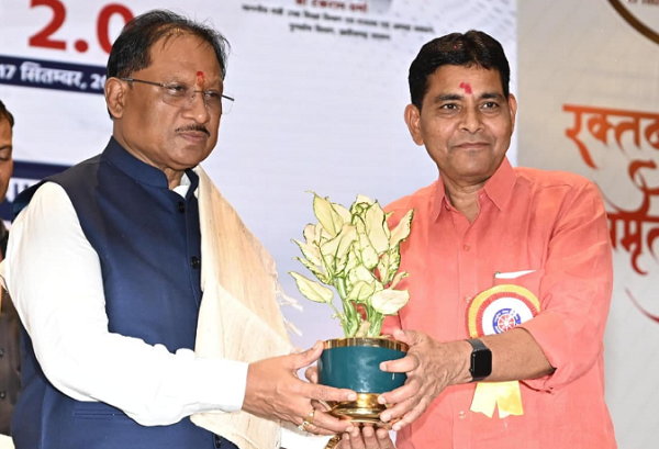 CG News: CM विष्णुदेव साय रक्तदान अमृतोत्सव कार्यक्रम में हुए शामिल, कहा- शिक्षा ही सफलता की कुंजी, सेवा ही जीवन का आधार