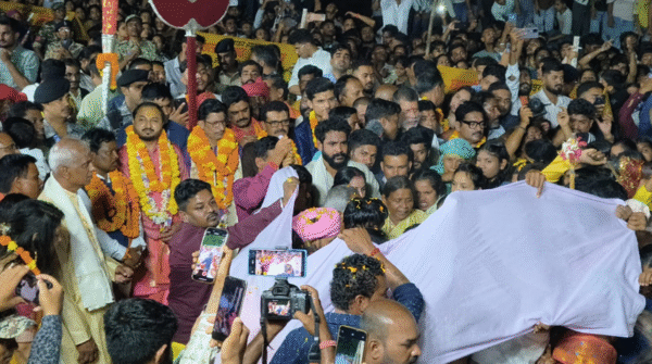 CG News: बस्तर दशहरा की मिली अनुमति, कांटो के झूले पर पीहू बनीं काछनदेवी, 700 साल पुरानी परंपरा आज भी जीवंत...