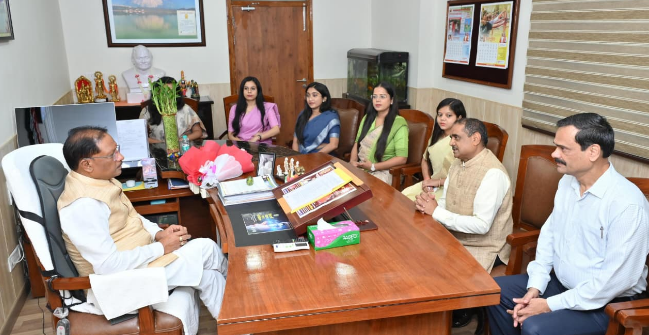 CG News: जनता की समस्या का समाधान करने में राज्य प्रशासनिक सेवा के अफसरों की होती है महत्वपूर्ण भूमिकाः सीएम साय