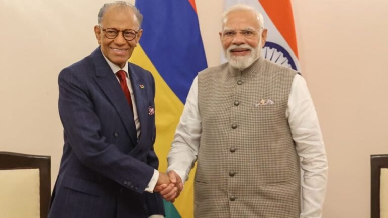 PM Modi Met Mauritius PM